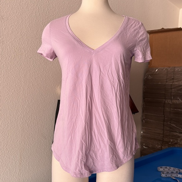 Lululemon Love Tee Short Sleeve V-Neck T-Shirt light Purple size 6 - Picture 10 of 13